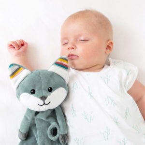 Przytulanka-szumiaca-lis-Felix-Zazu-1 Szumiąca przytulanka na spokojny sen maluszka